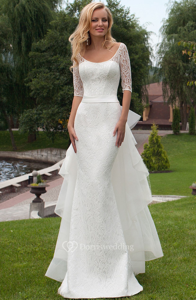 scoop neck lace wedding dress